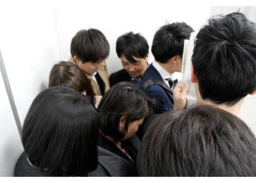 满员电车AV系列,揭秘都市通勤中的激情与挑战